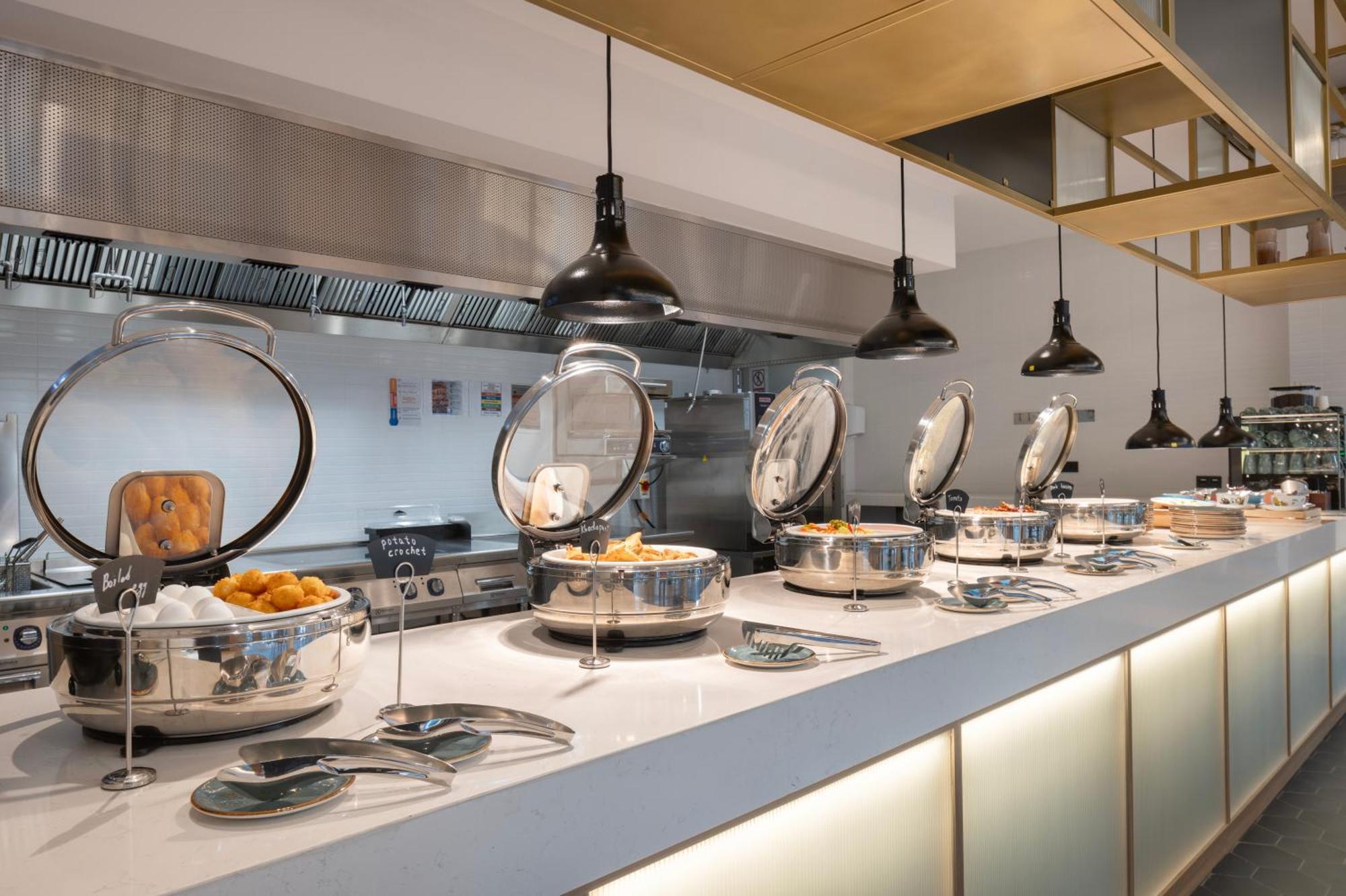 Hilton Garden Inn Tbilisi Riverview 외부 사진