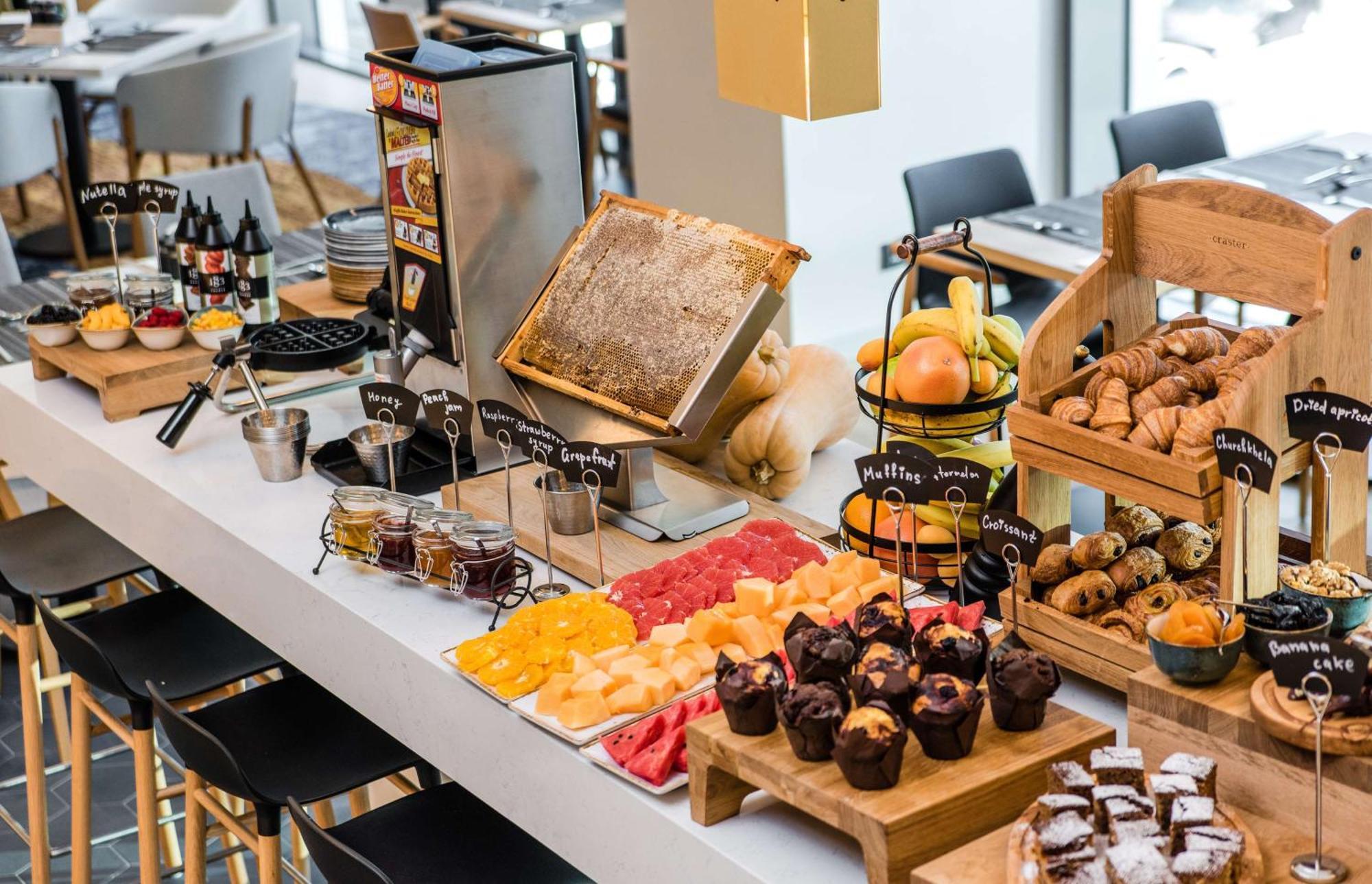 Hilton Garden Inn Tbilisi Riverview 외부 사진