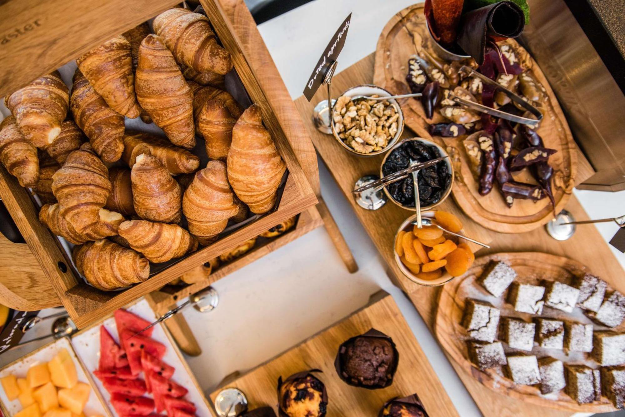 Hilton Garden Inn Tbilisi Riverview 외부 사진